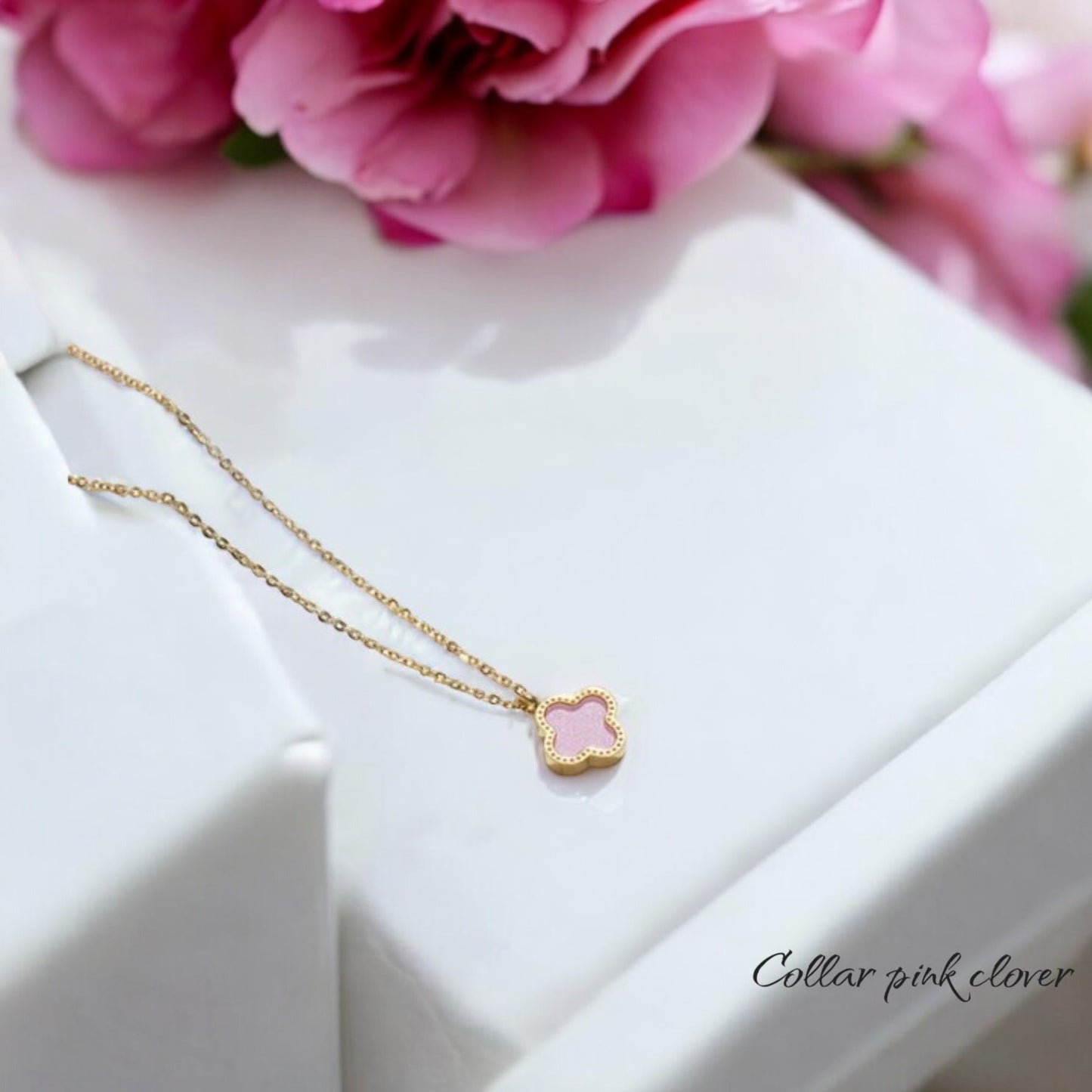 Collar pink clover